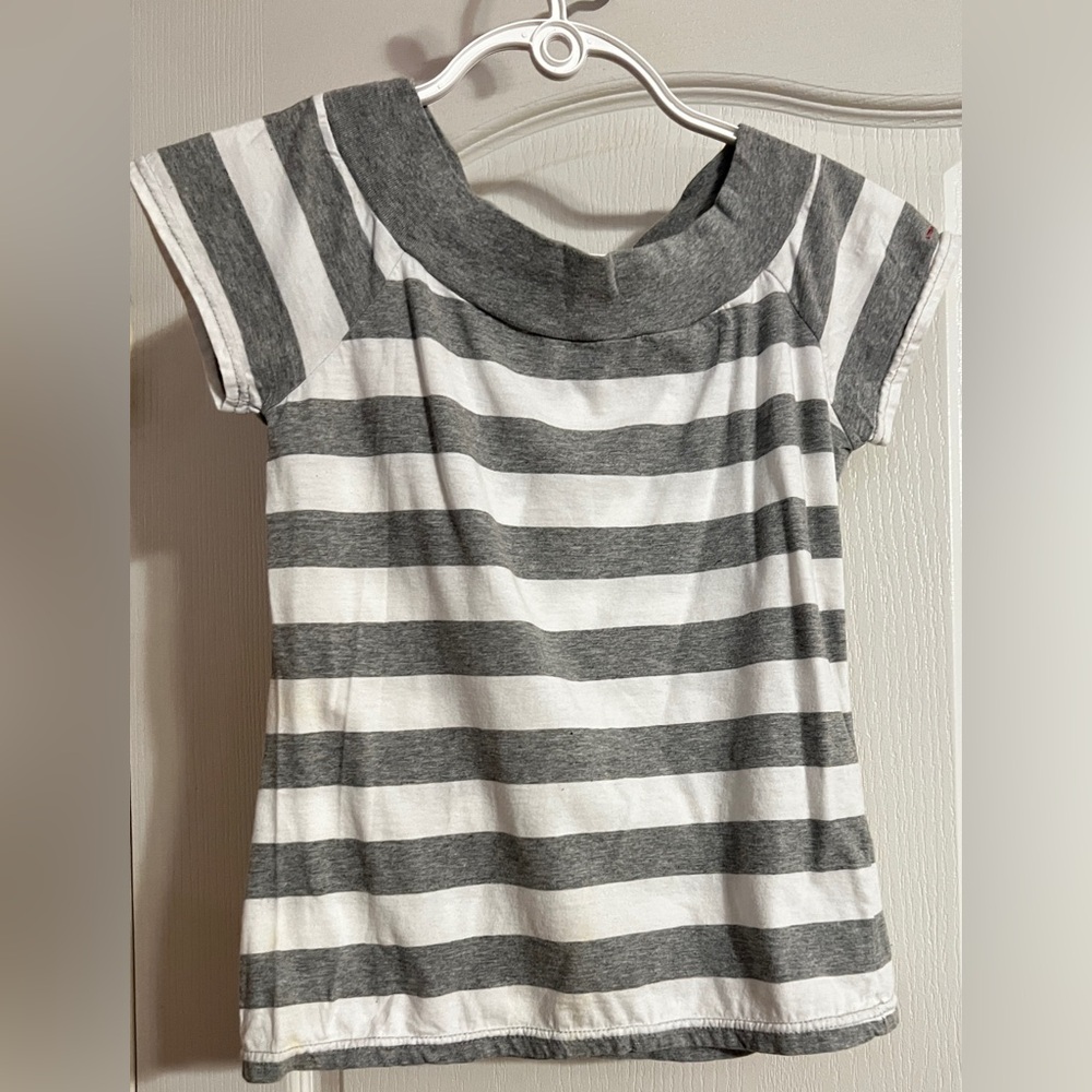 American Eagle Outfitters Gray & White Striped Short Sleeve Tee